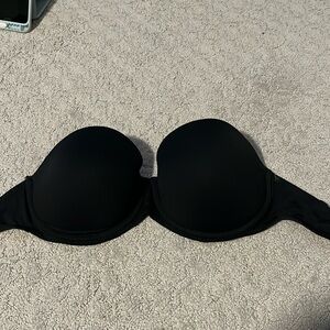 Victoria’s Secret strapless bra